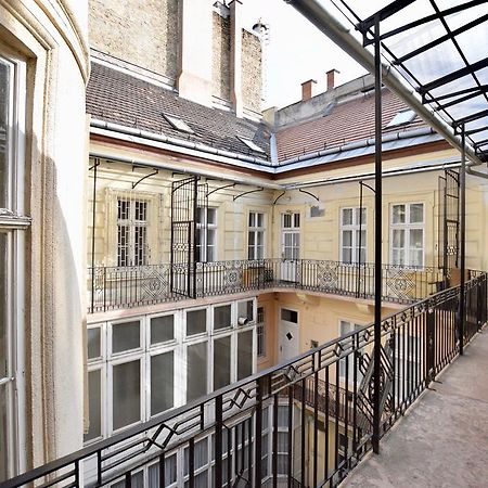 Luxury Apartment By Hi5 - Szervita Suite Budapest Extérieur photo
