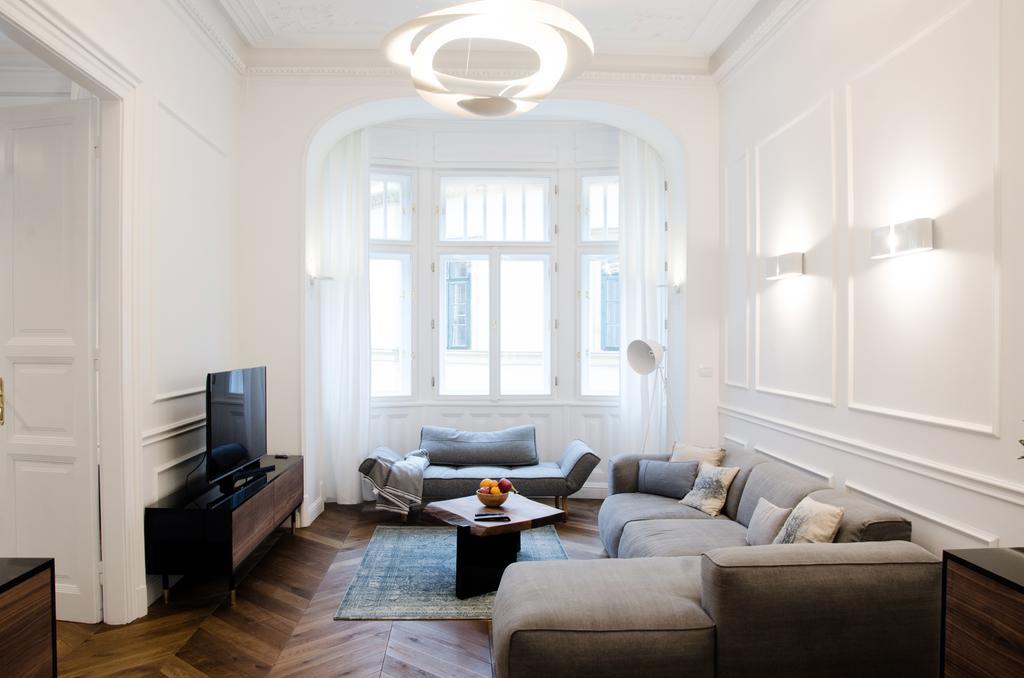 Luxury Apartment By Hi5 - Szervita Suite Budapest Extérieur photo