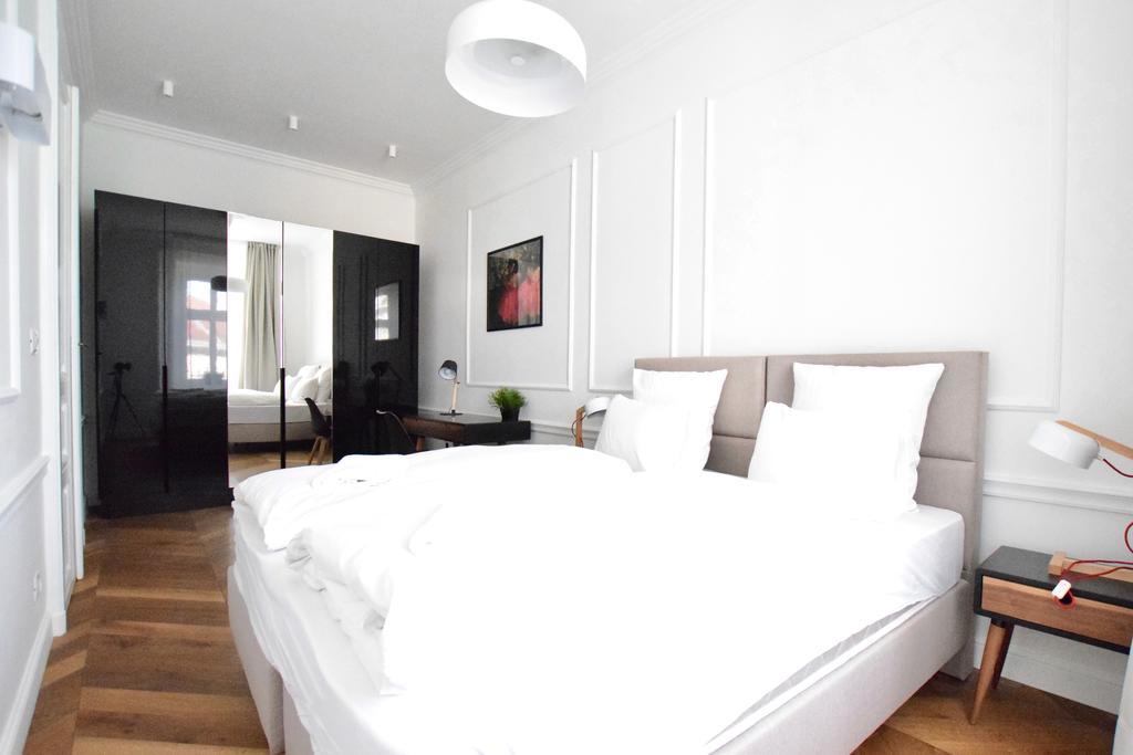 Luxury Apartment By Hi5 - Szervita Suite Budapest Extérieur photo