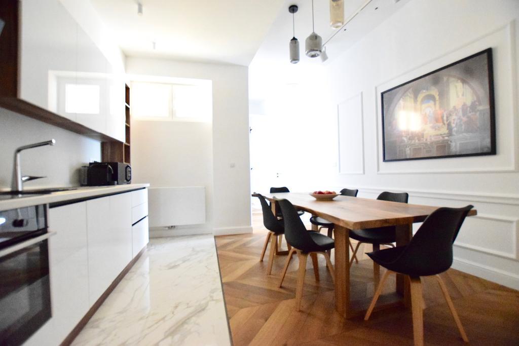 Luxury Apartment By Hi5 - Szervita Suite Budapest Extérieur photo
